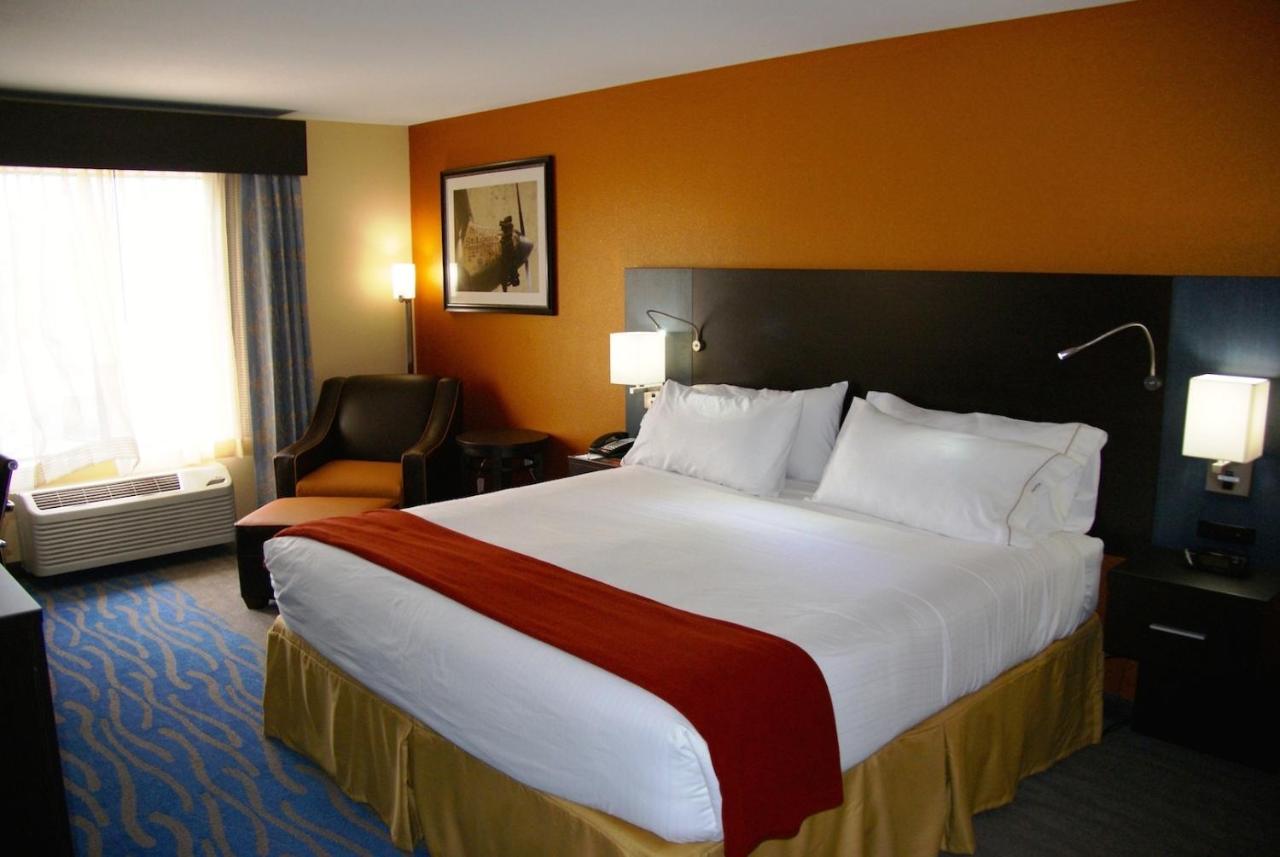 Standard Room at Holiday Inn Express & Suites St Louis Airport by IHG