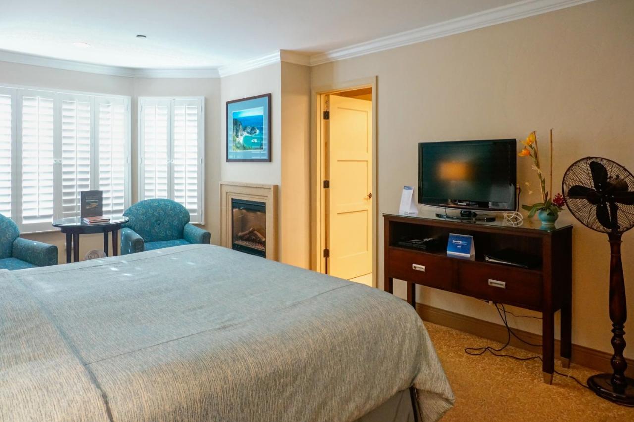 Standard King Room at Blue Dolphin Inn