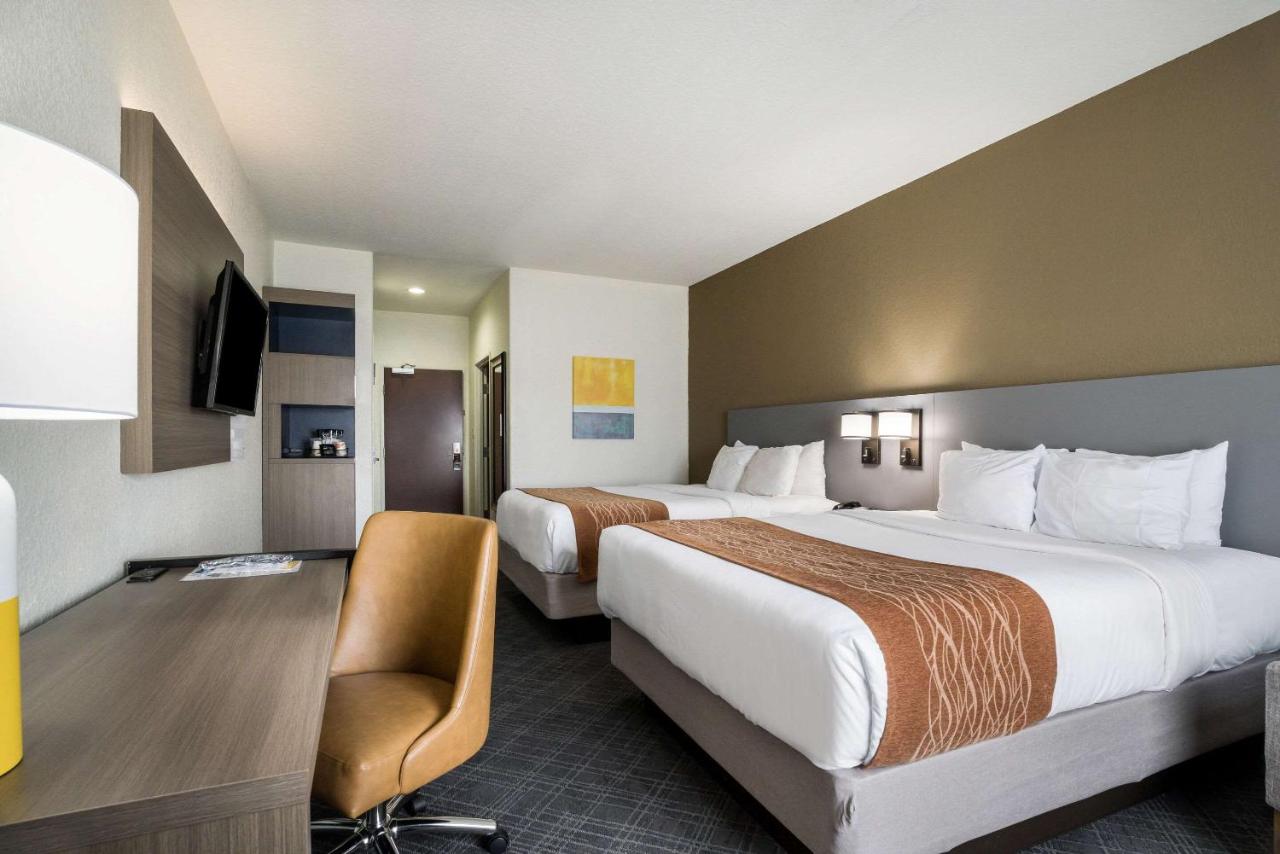 Queen Room with Two Queen Beds - Disability Access/Non-Smoking at Comfort Inn & Suites Victoria North