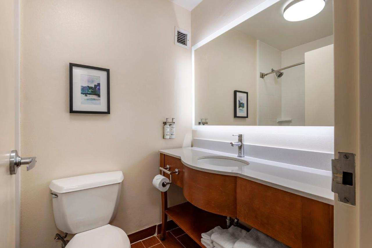 King Room at Holiday Inn Bangor by IHG