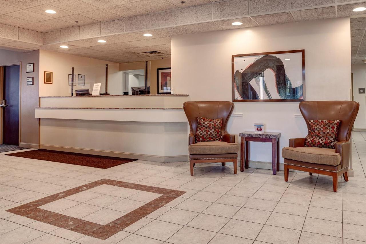 | Howard Johnson by Wyndham Amherst Hadley