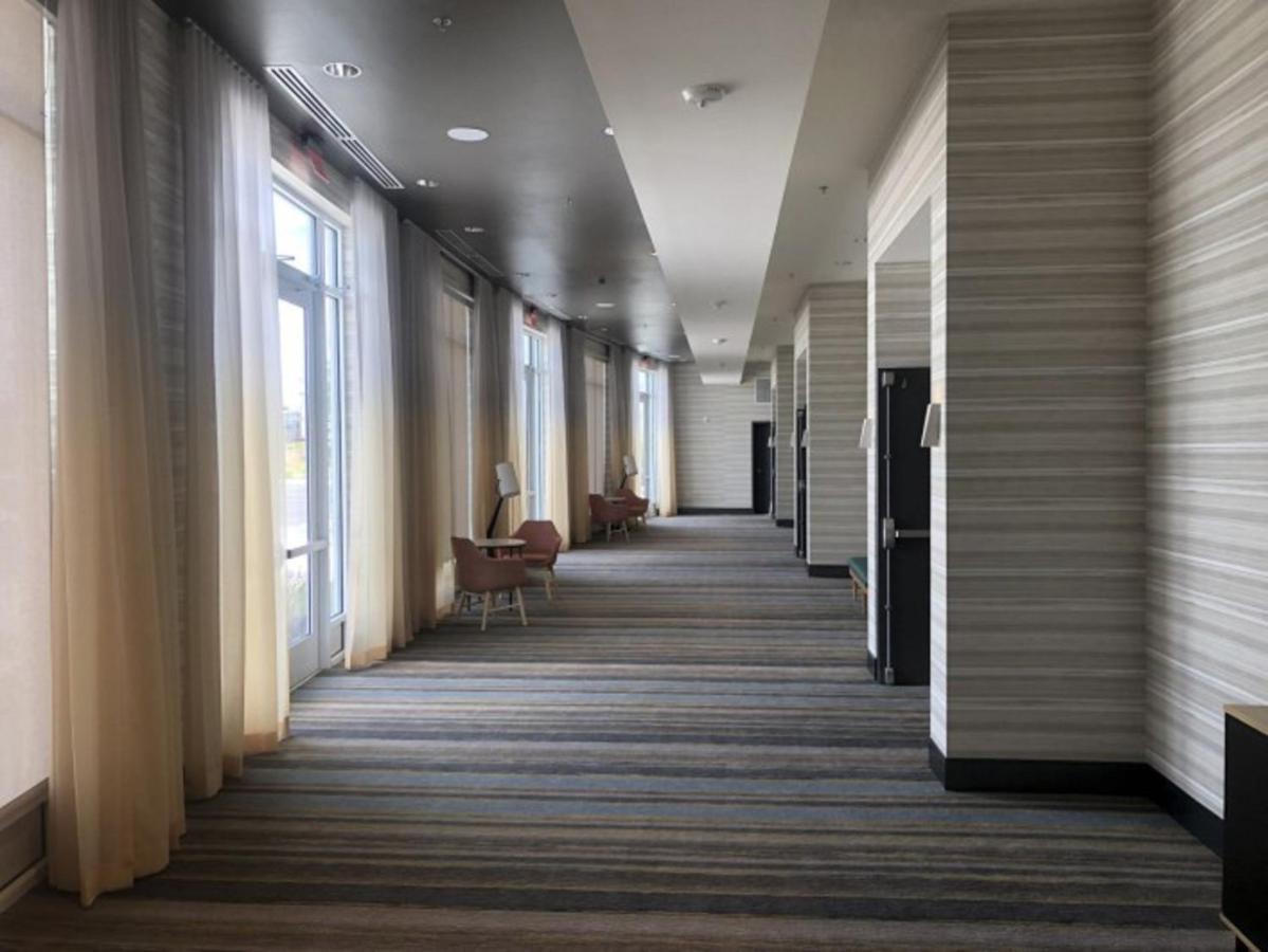  | Holiday Inn Hotel And Suites Fayetteville W-Fort Bragg Area, an IHG Hotel