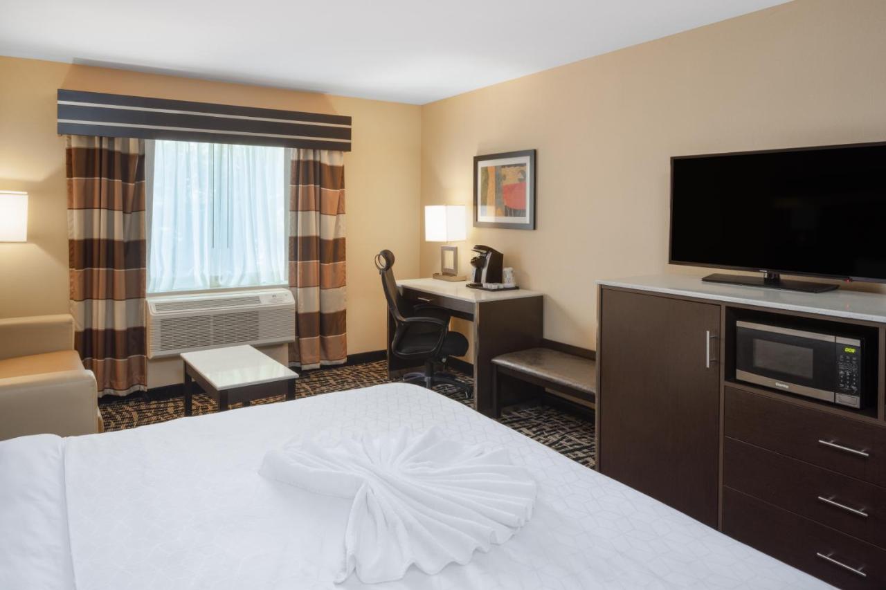 King Room with Sofa Bed - Non-Smoking at Holiday Inn Poughkeepsie by IHG
