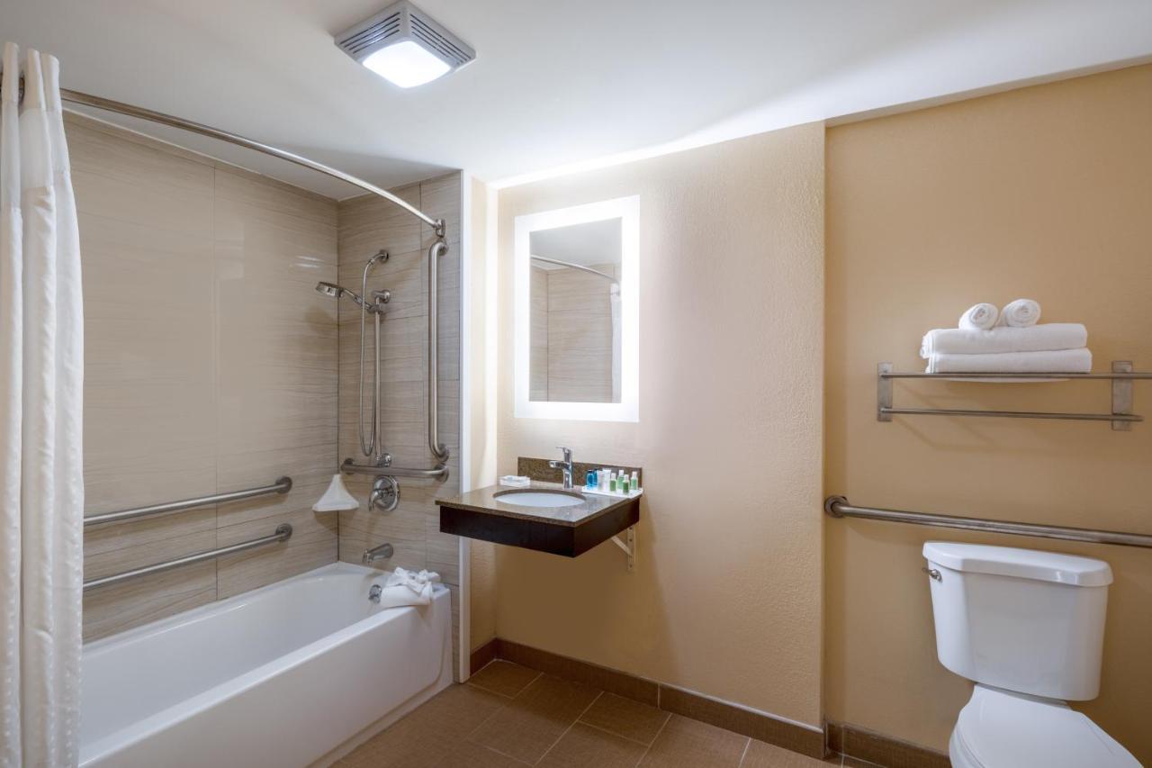 King Room - Mobility Access Tub - Non-Smoking at Holiday Inn Poughkeepsie by IHG
