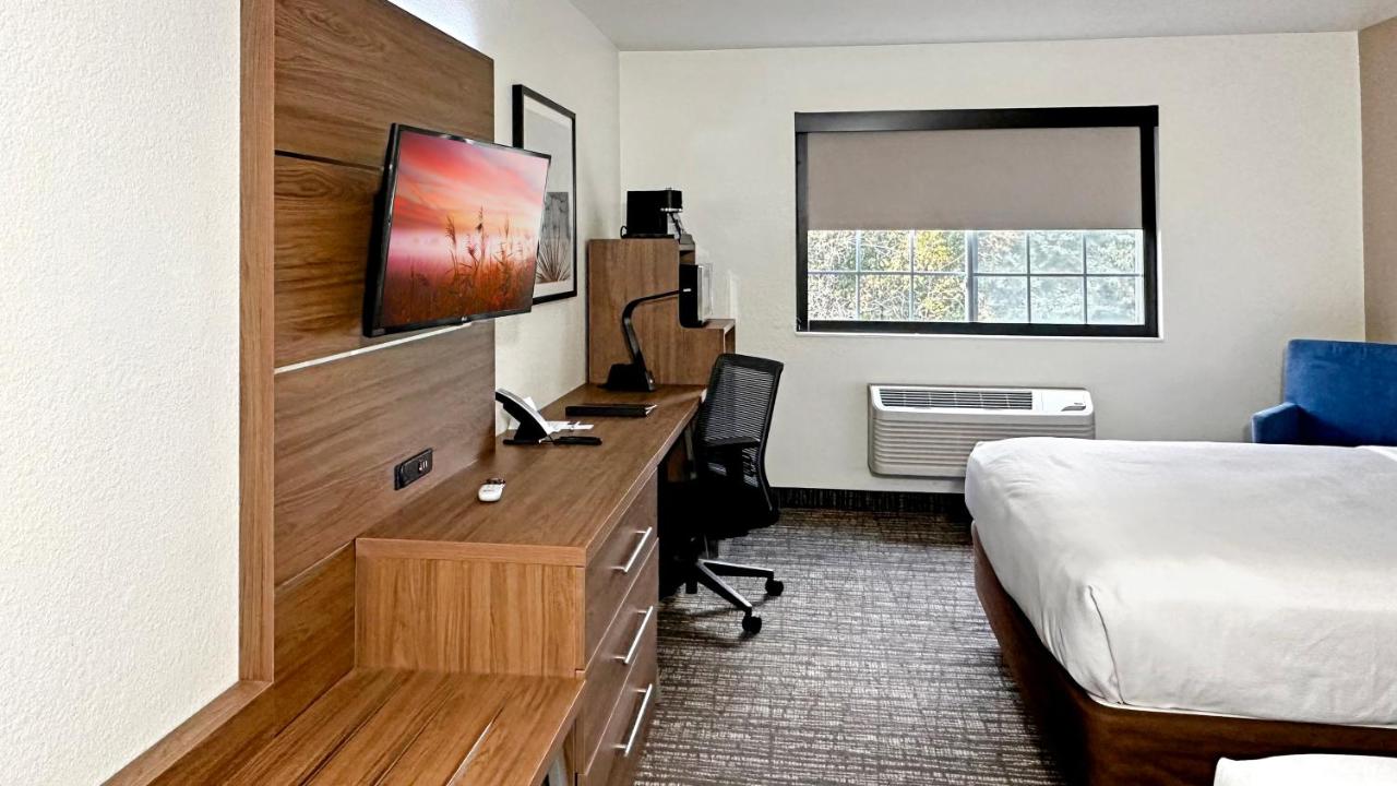 Queen Room with Two Queen Beds at Estherville Hotel & Suites