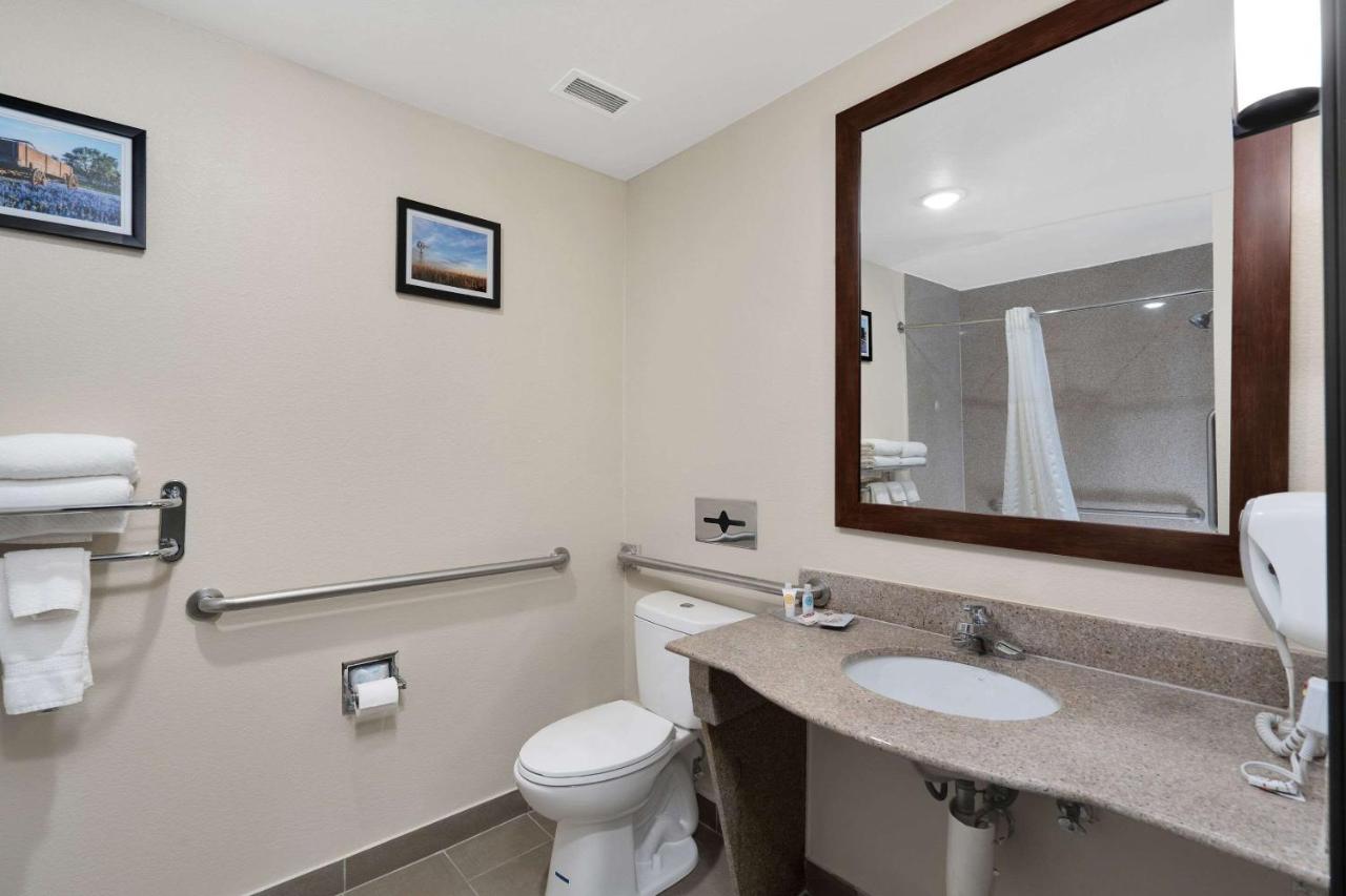 King Suite - Accessible/Non-Smoking at Comfort Suites University