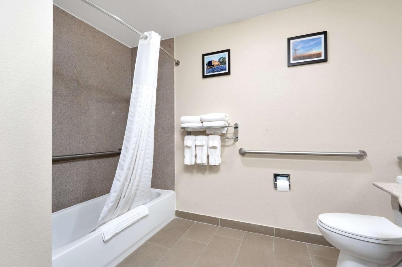 King Suite - Disability Access/Non-Smoking at Comfort Suites University