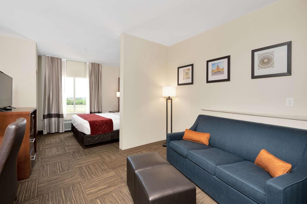 King Suite - Non-Smoking at Comfort Suites University