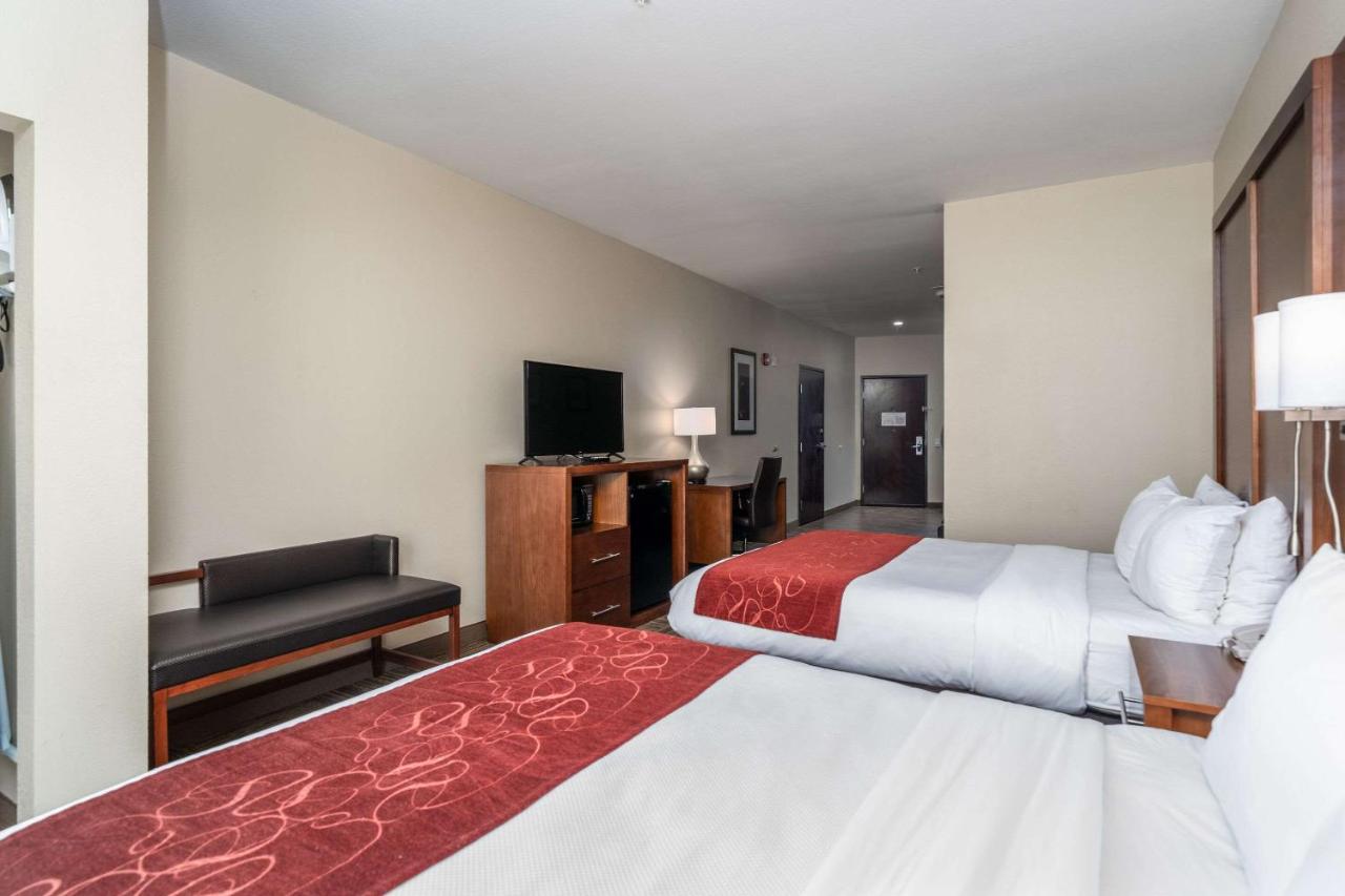 Queen Suite with Two Queen Beds - Disability Access/Non-Smoking at Comfort Suites University