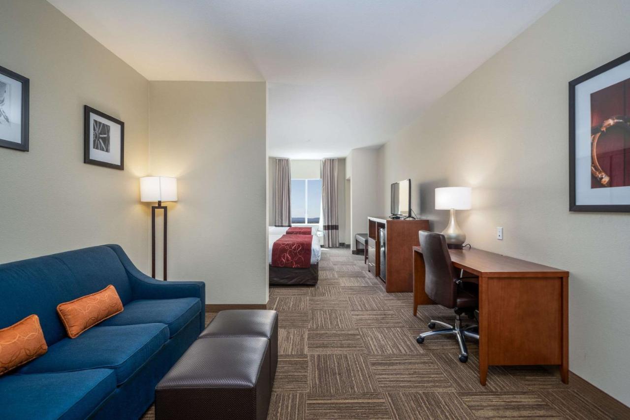 Queen Suite with Two Queen Beds - Disability Access/Non-Smoking at Comfort Suites University