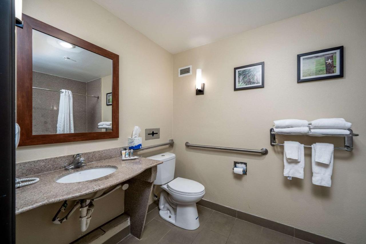 Queen Suite with Two Queen Beds - Disability Access/Non-Smoking at Comfort Suites University