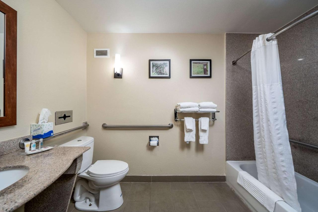 Queen Suite with Two Queen Beds - Disability Access/Non-Smoking at Comfort Suites University