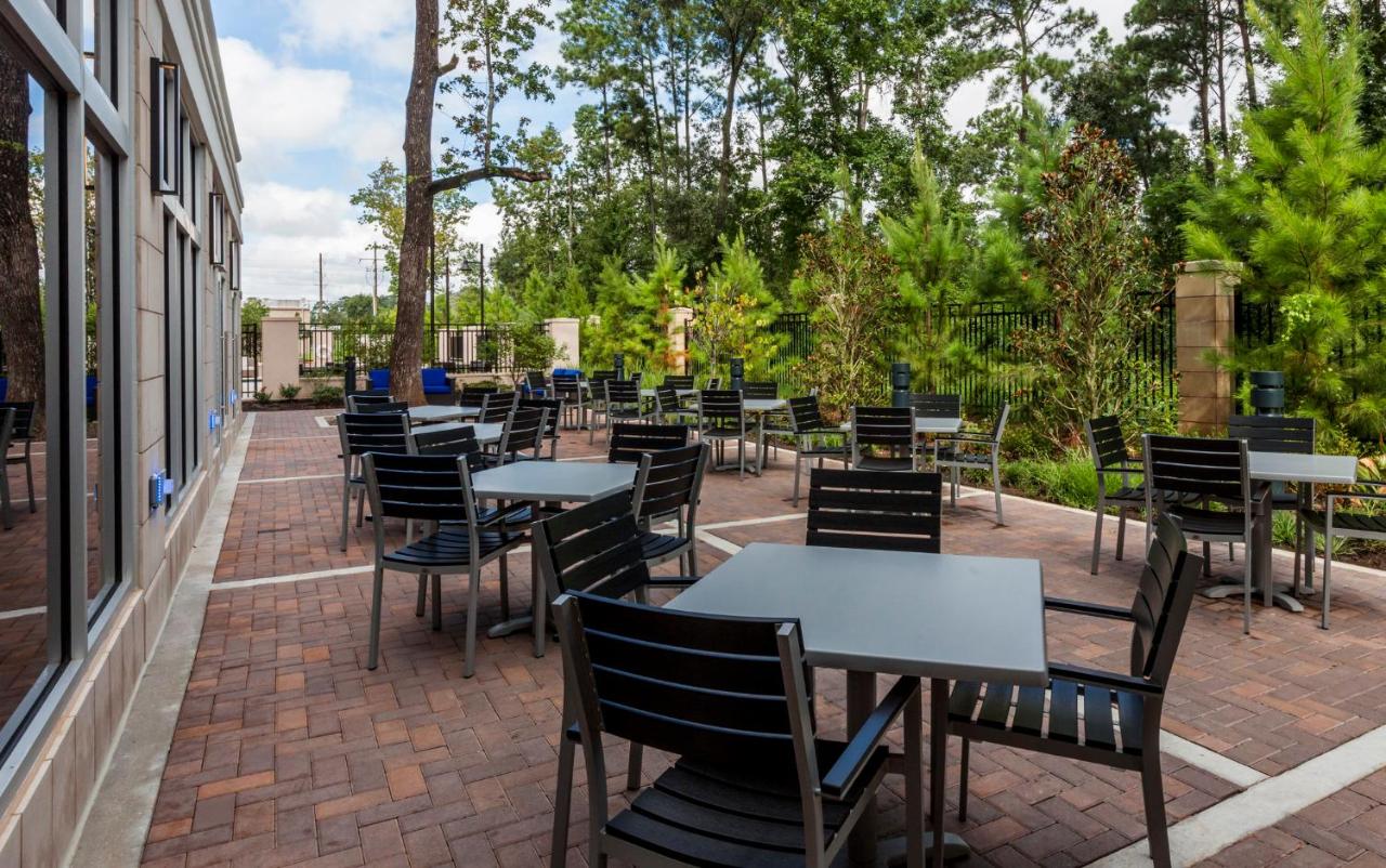 | Crowne Plaza Shenandoah - The Woodlands