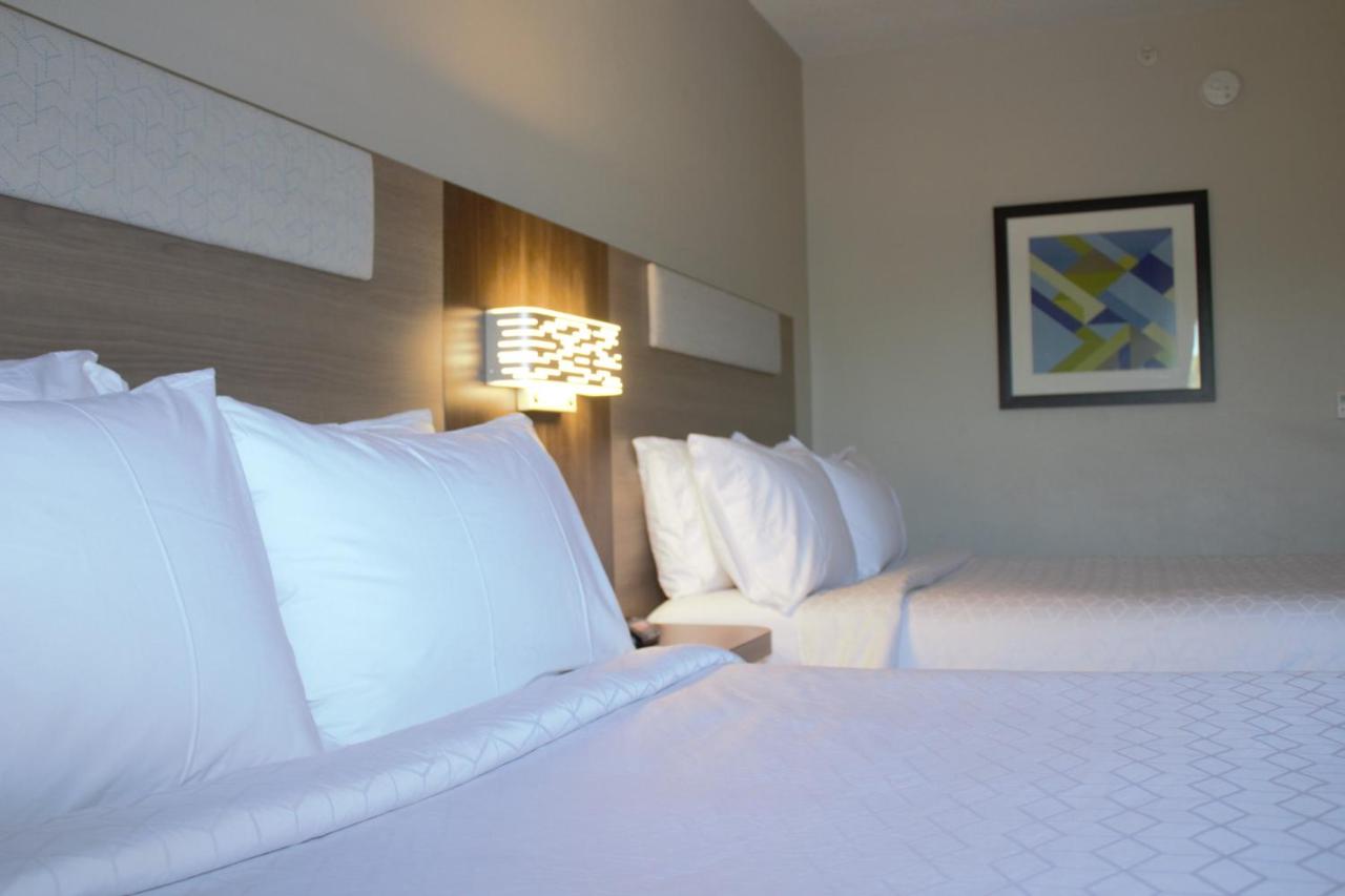 Queen Room with Two Queen Beds at Holiday Inn Express & Suites Hope Mills-Fayetteville Arpt, an IHG Hotel