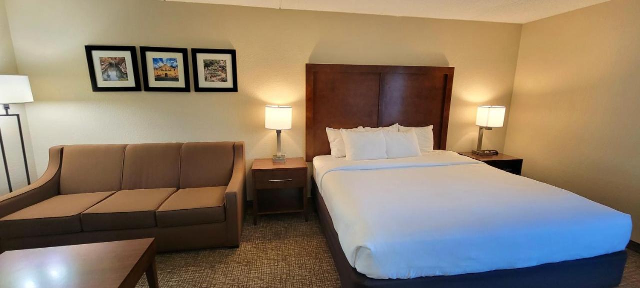  | Comfort Inn And Suites Airport