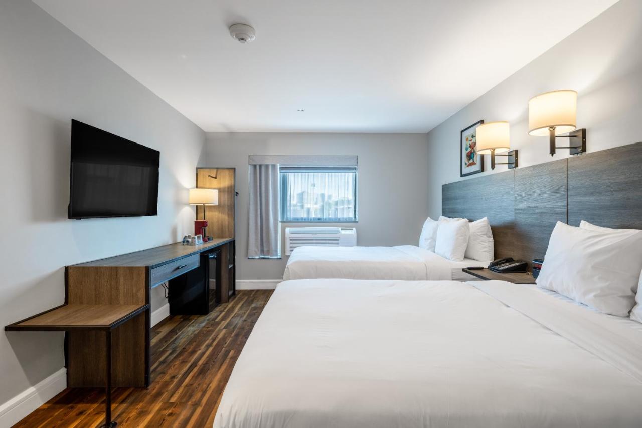 Double Bed Non-smoking at The Lodge Red Hook