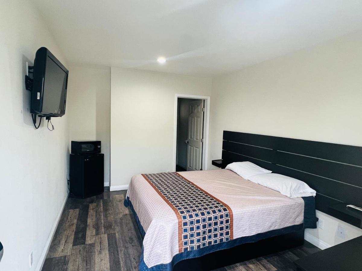 | Holly Park Motel near LAX