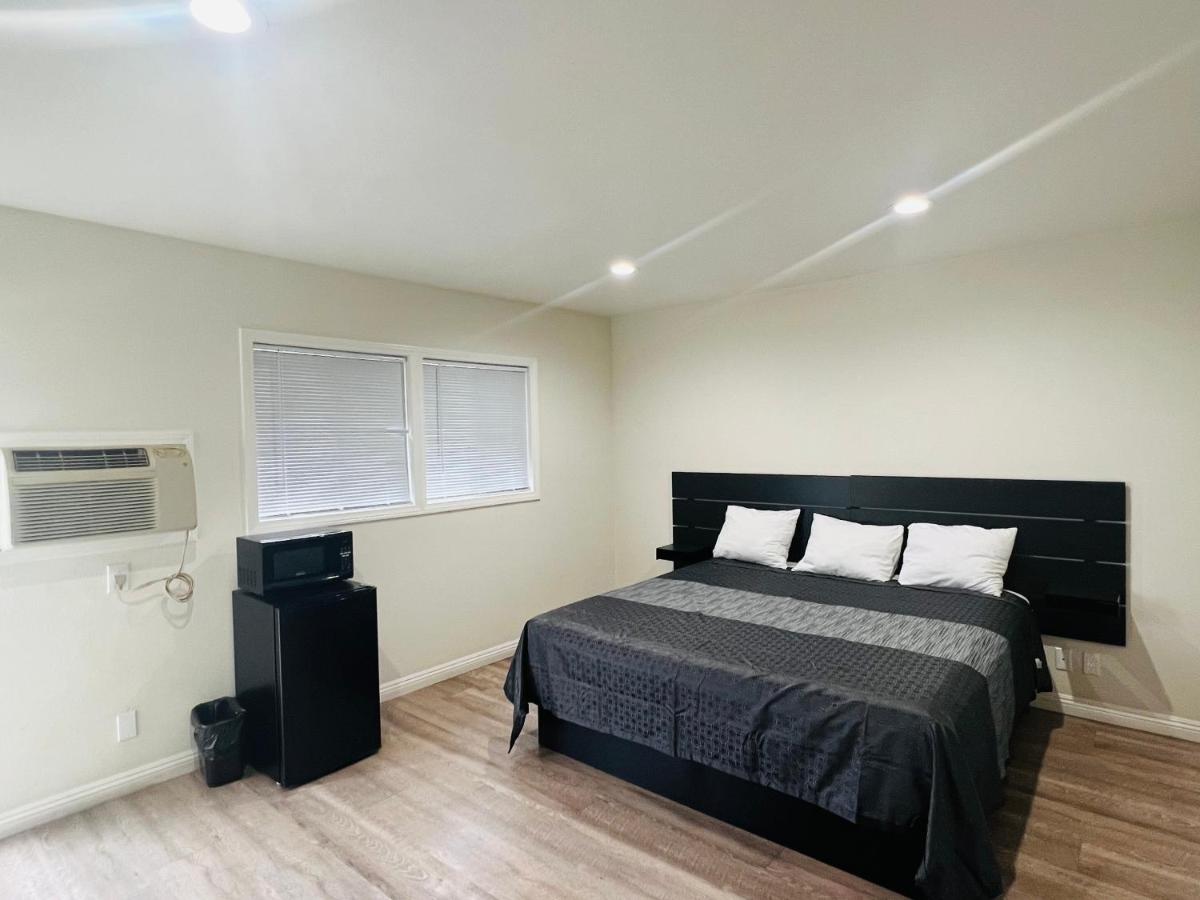 | Holly Park Motel near LAX