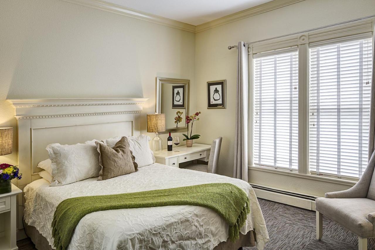 Standard Queen Room at Carter House Inns