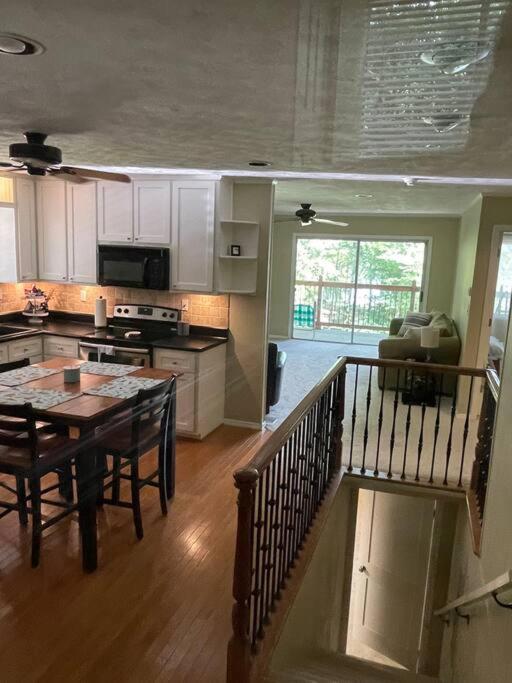 | Cozy, Lake Lanier property with amazing views