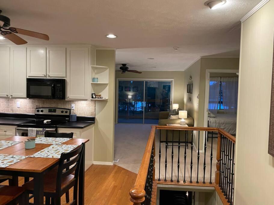 | Cozy, Lake Lanier property with amazing views
