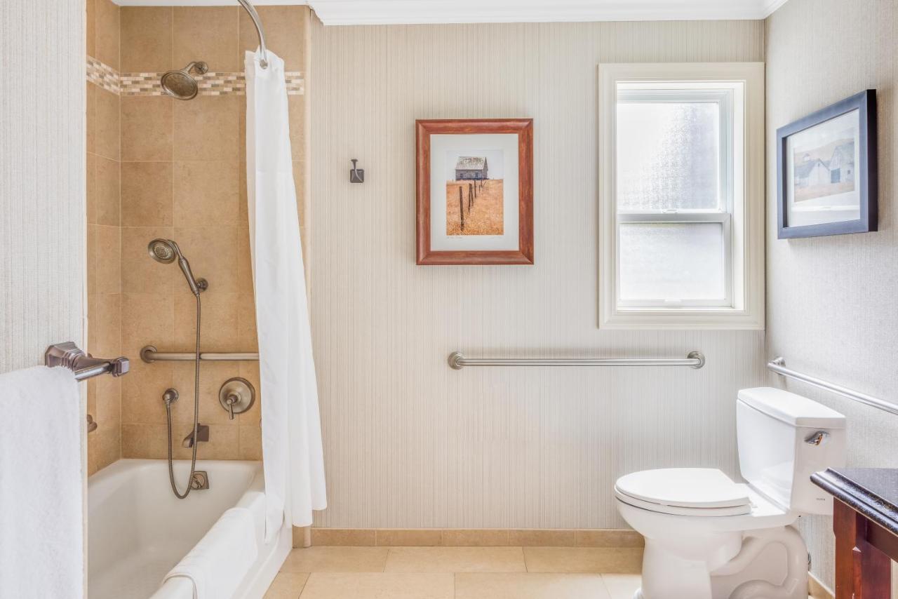 Accessible Harbor Room at The Lodge at Bodega Bay