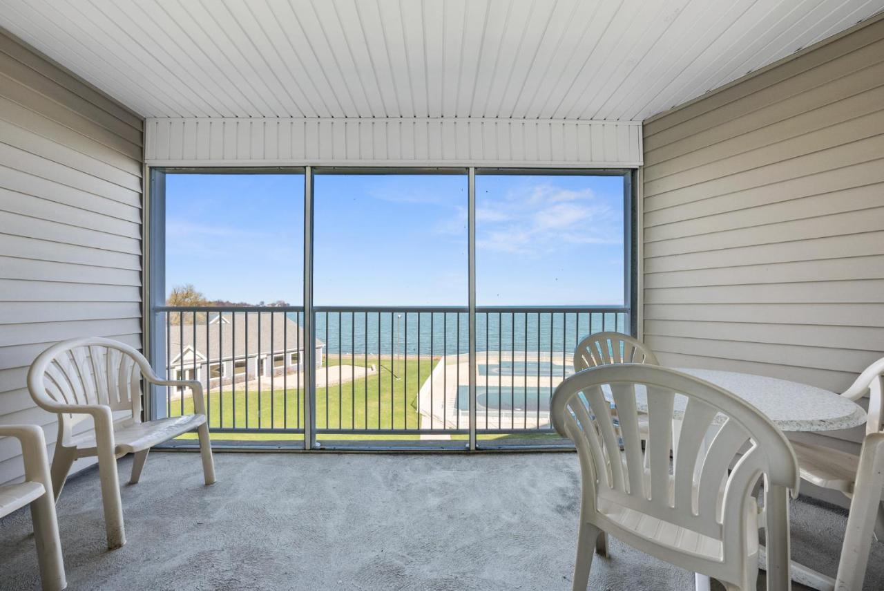  | BayShore Deluxe #318