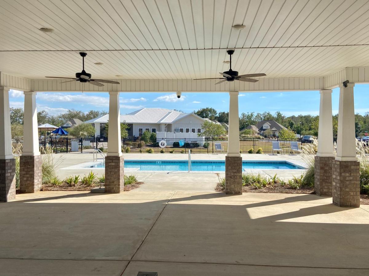  | Retro Private Home- 10 minutes to the Gulf Shore