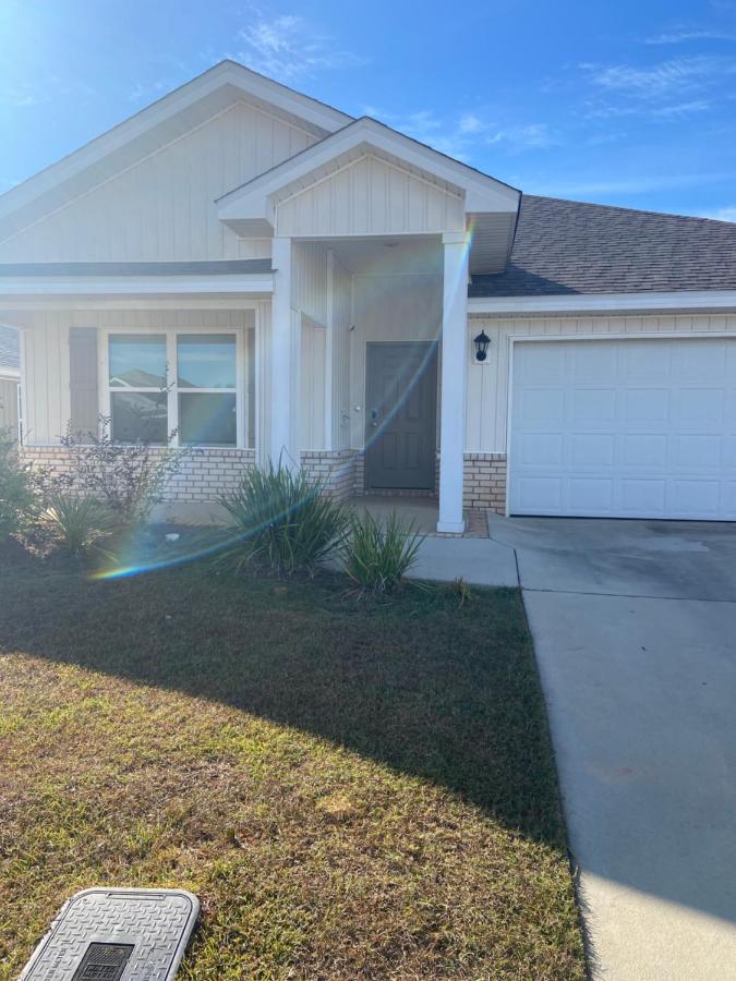 | Retro Private Home- 10 minutes to the Gulf Shore