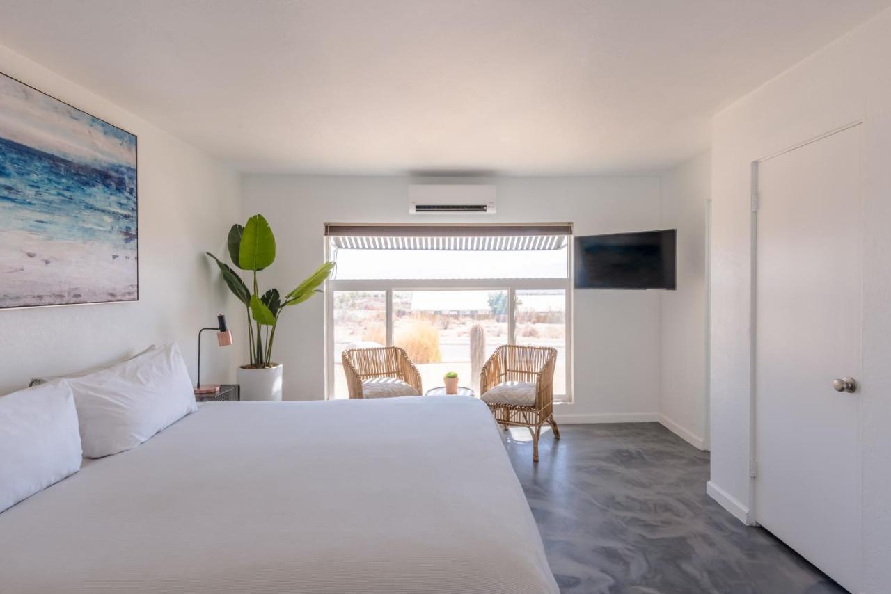 | Desert Hot Springs Inn