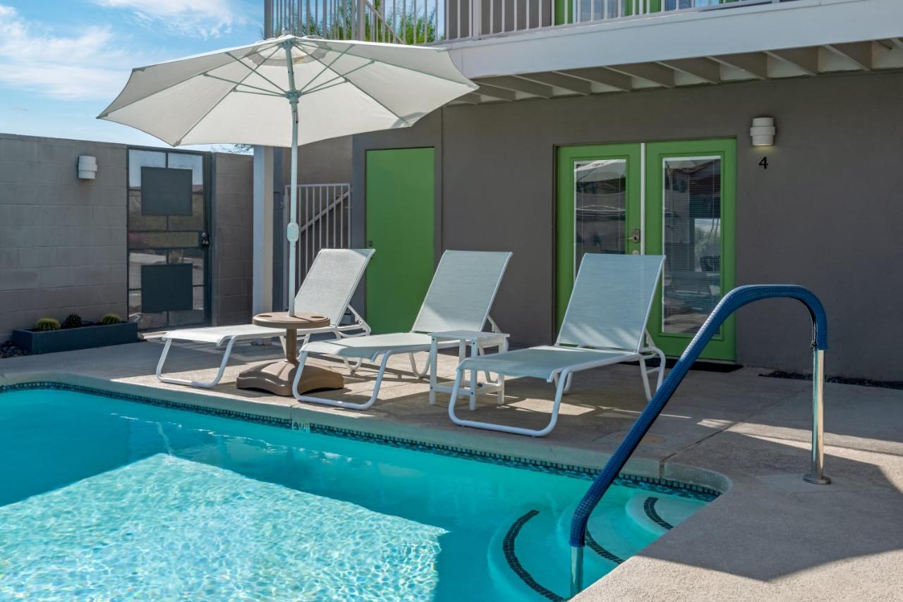 | Desert Hot Springs Inn