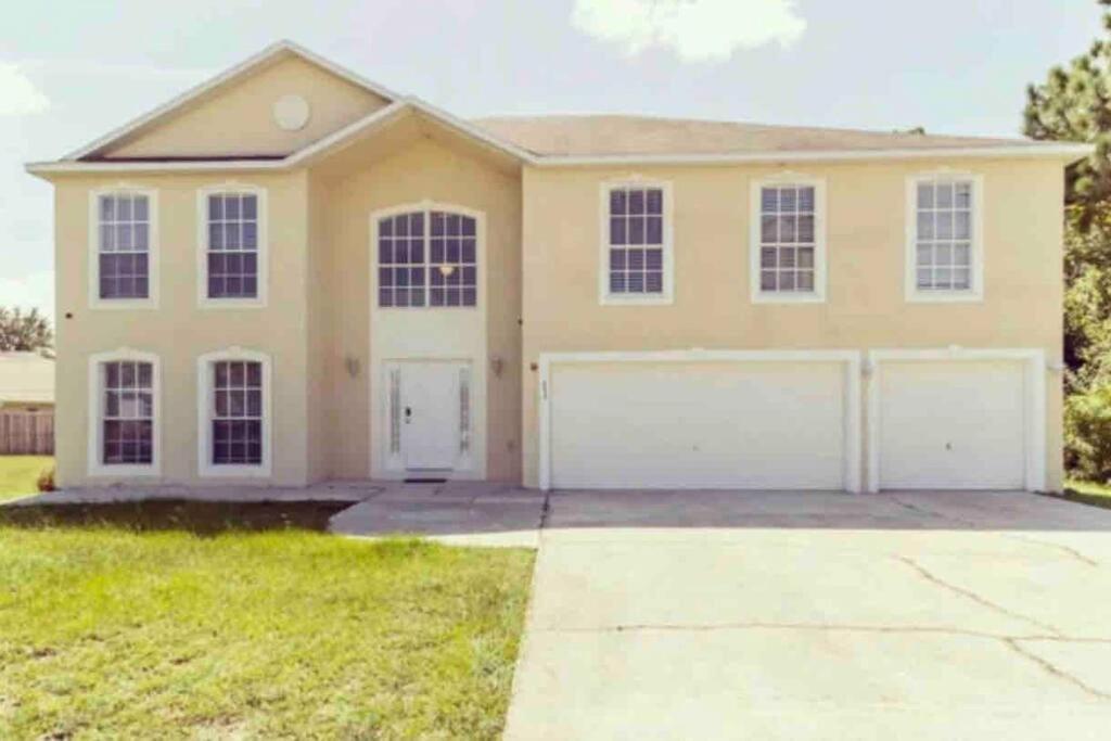 | 2 Master Bedrooms•Home Theater•Jacuzzi•Gameroom