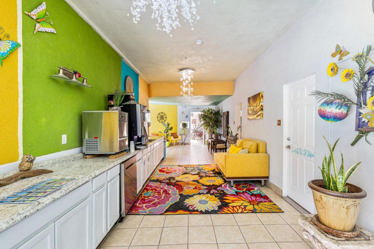 | Inn at Palm Springs