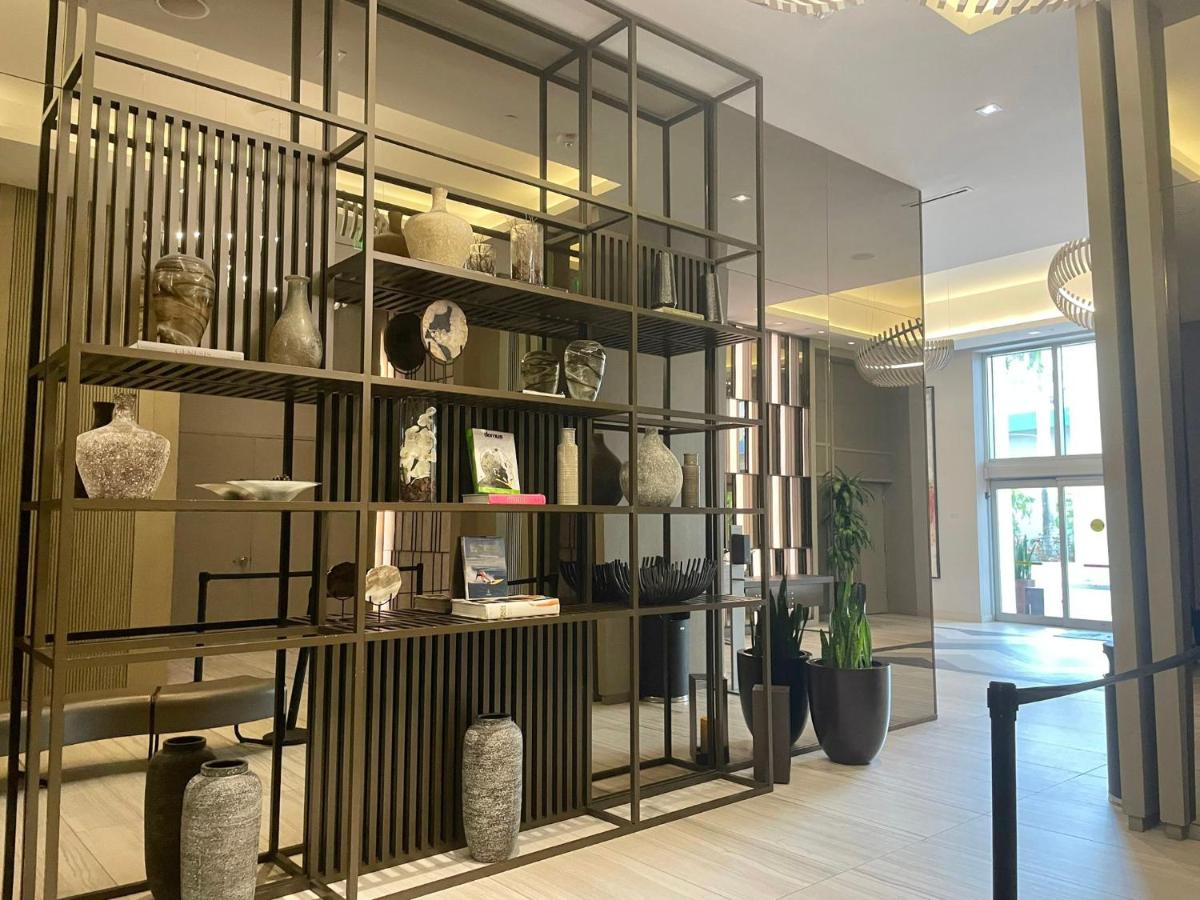 | Hyde Beach House Luxury Apartment