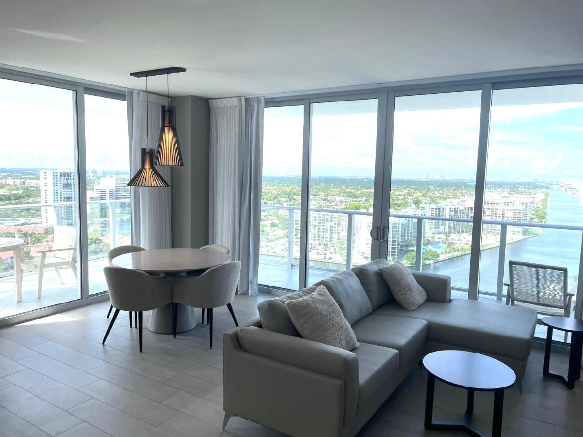 | Hyde Beach House Luxury Apartment
