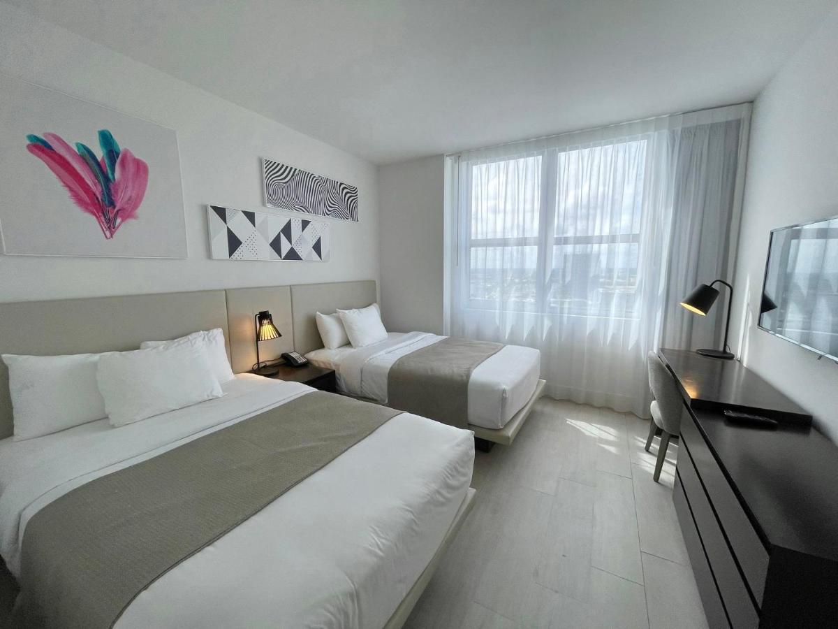  | Hyde Beach House Luxury Apartment