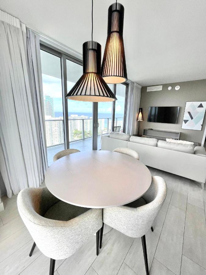 | Hyde Beach House Luxury Apartment
