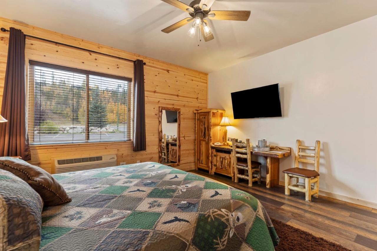 King Room at Gateway Inn