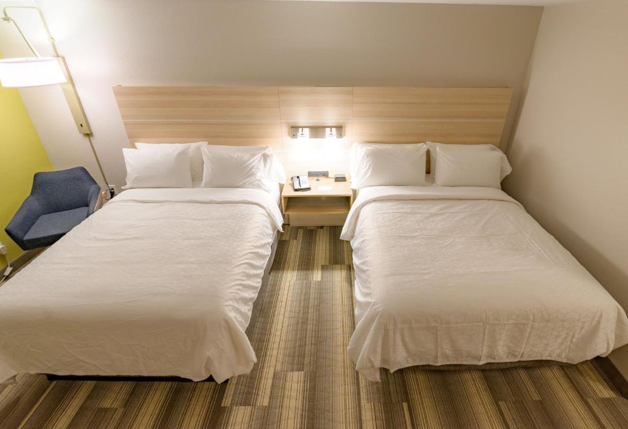  | Holiday Inn Express & Suites - Dayton East - Beavercreek