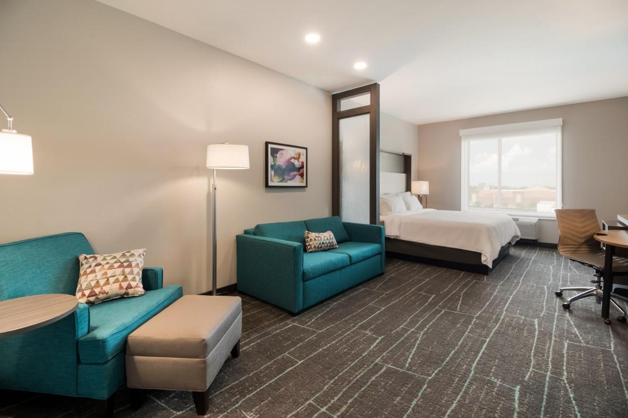 King Suite with Mobility Accessible Tub at Holiday Inn & Suites Mt Juliet – Nashville Area by IHG