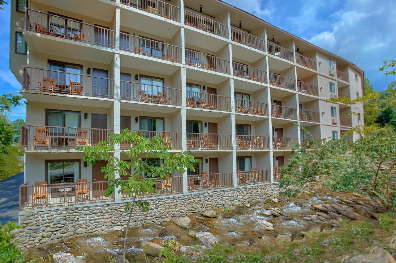 Double Room with Balcony - No Pets at Sidney James Mountain Lodge