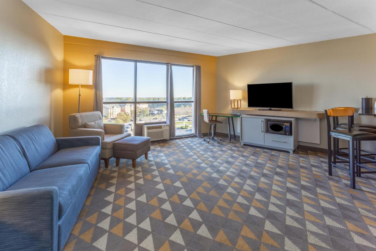  | Holiday Inn Rockford, an IHG Hotel