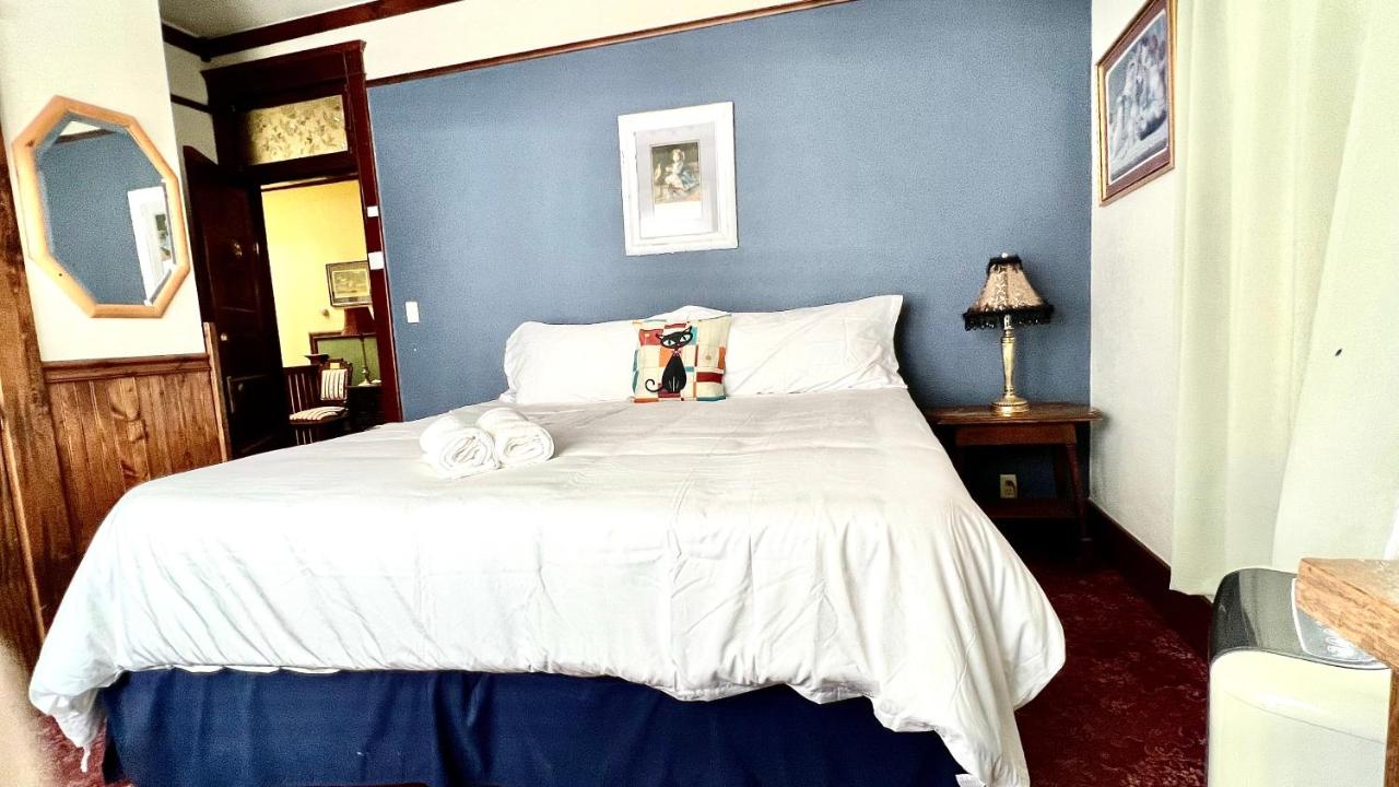 | Hotel La More at The Bisbee Inn