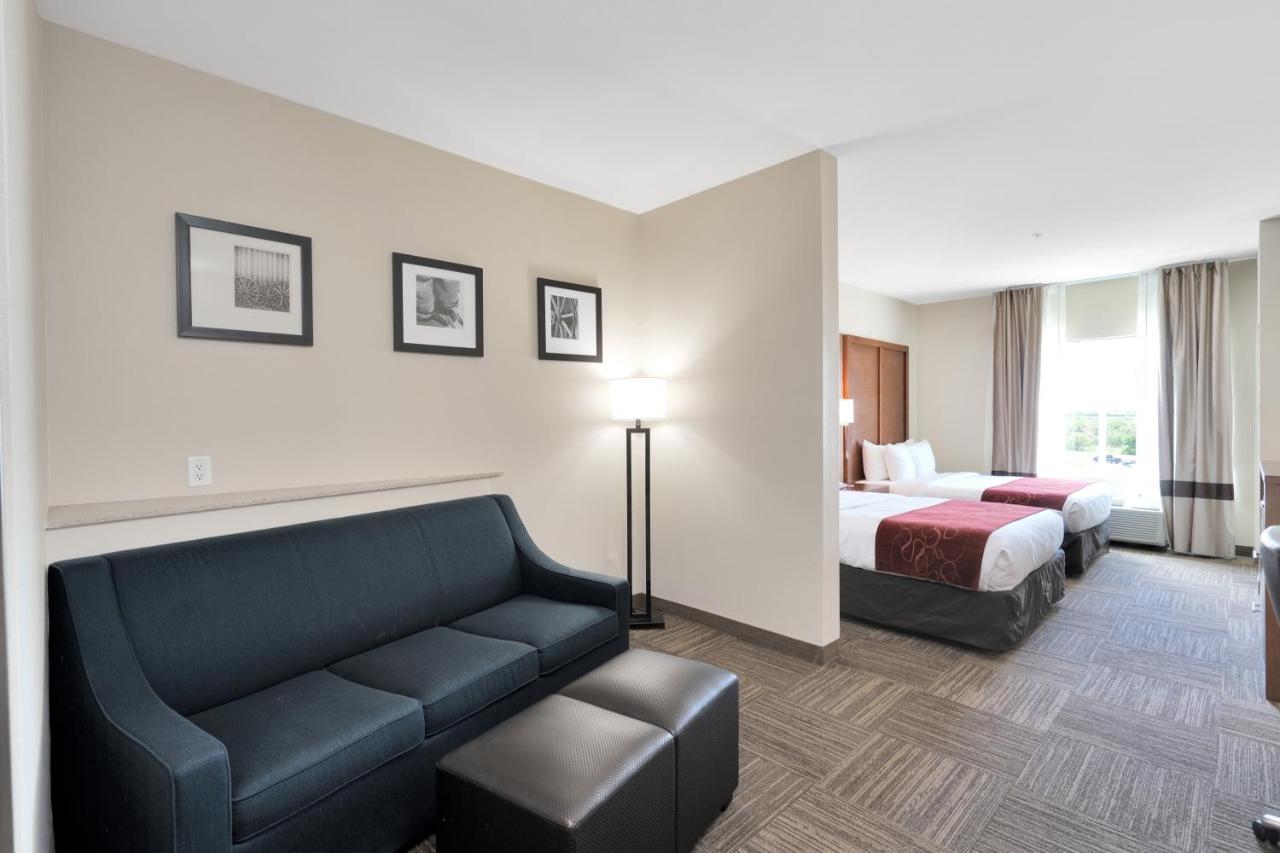 Queen Suite with Two Queen Beds - Non-Smoking at Comfort Suites University
