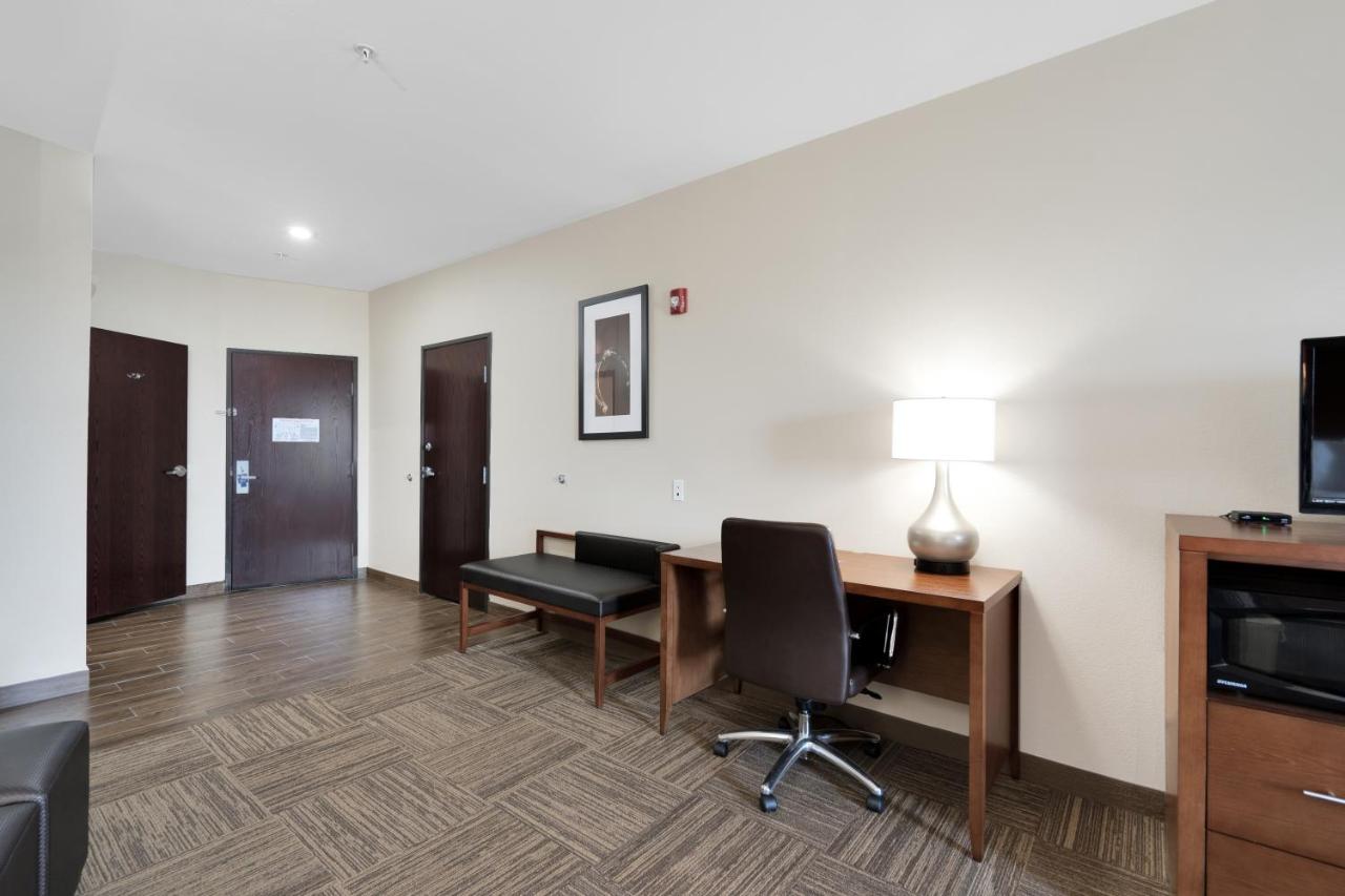 King Suite - Accessible/Non-Smoking at Comfort Suites University