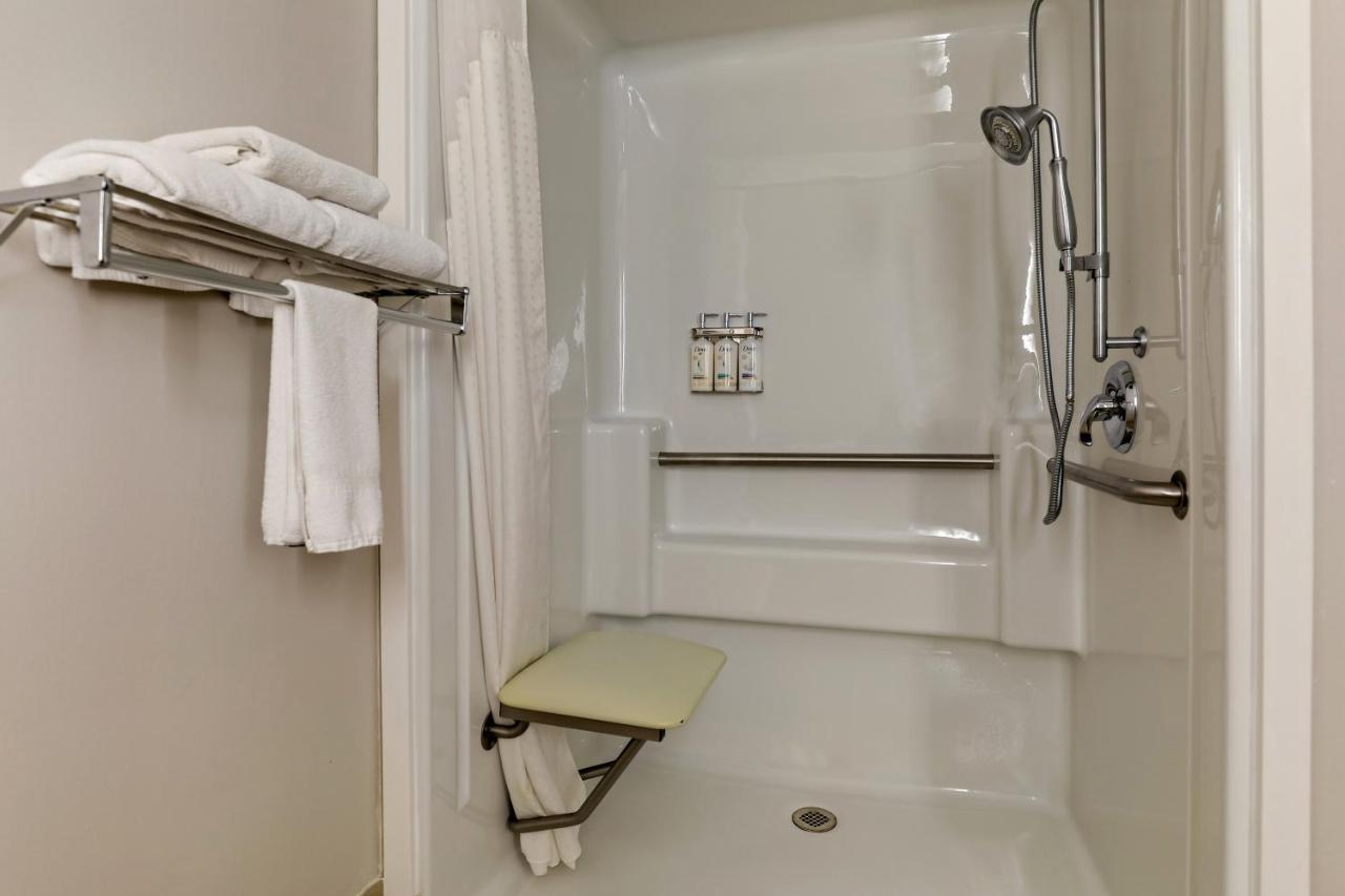 King Room - Disability Access at Holiday Inn Express Campbellsville by IHG