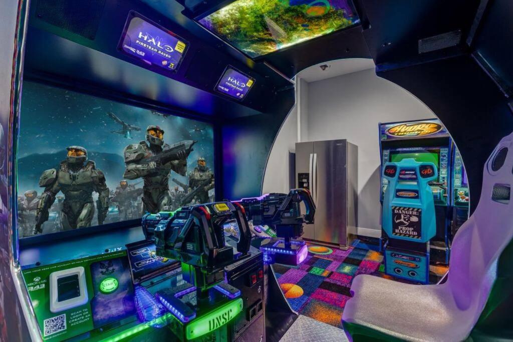  | Hollywood Bowling Villa (Solterra)