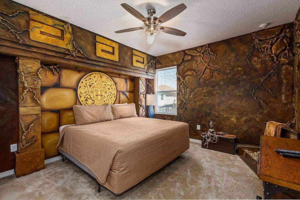  | Hollywood Bowling Villa (Solterra)