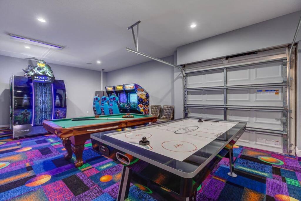  | Hollywood Bowling Villa (Solterra)