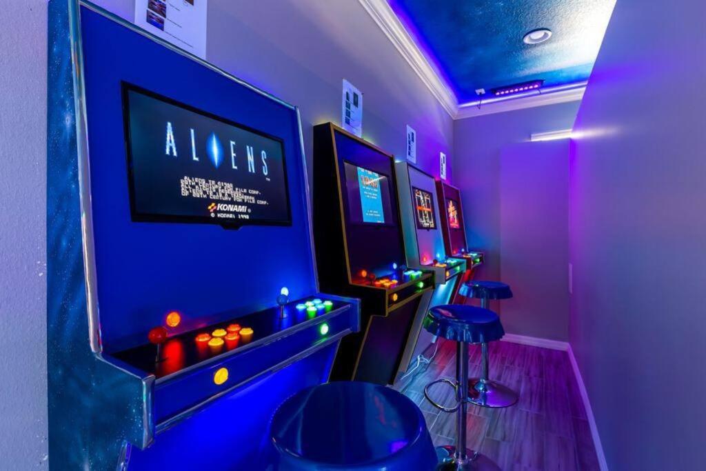  | Hollywood Bowling Villa (Solterra)